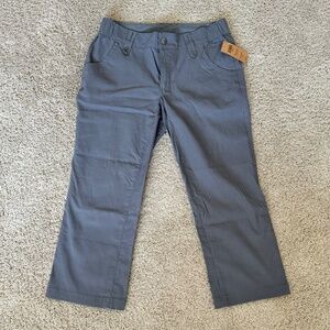 Duluth Trading Women's Dry on the Fly Capris size 4 NWT